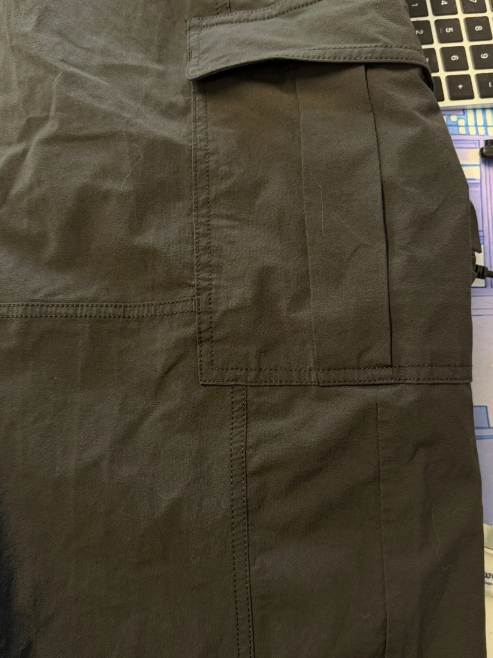 Calia by Carrie Underwood Journey Cargo Balloon Bungee Pants - Picture 3 of 4